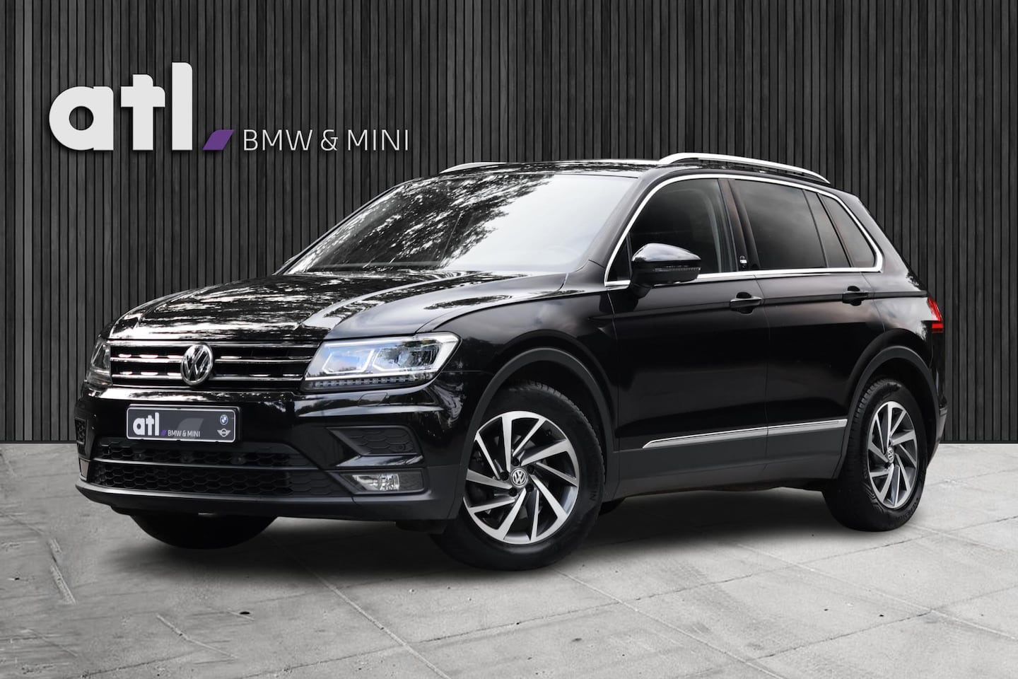 Volkswagen Tiguan - 1.4 TSI ACT Comfortline Navi | Clima | Adap Cruise | 360 | LED | Elektr. trekhaak | Stoelv - AutoWereld.nl