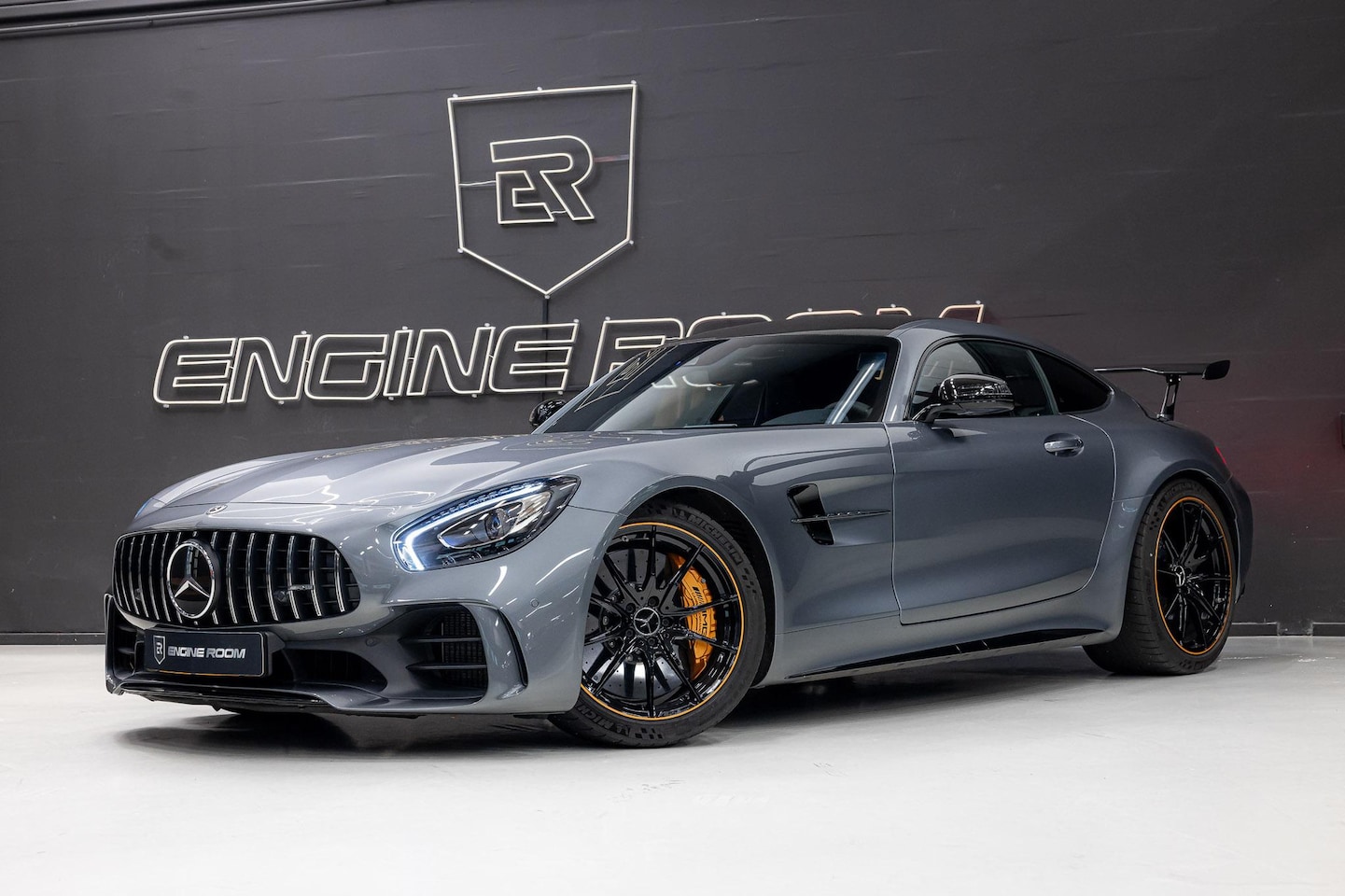 Mercedes-Benz AMG GT - 4.0 R Keramiek | Carbon Interior | Race Seats | Carbon Roof | New Service | Black/Oranje W - AutoWereld.nl