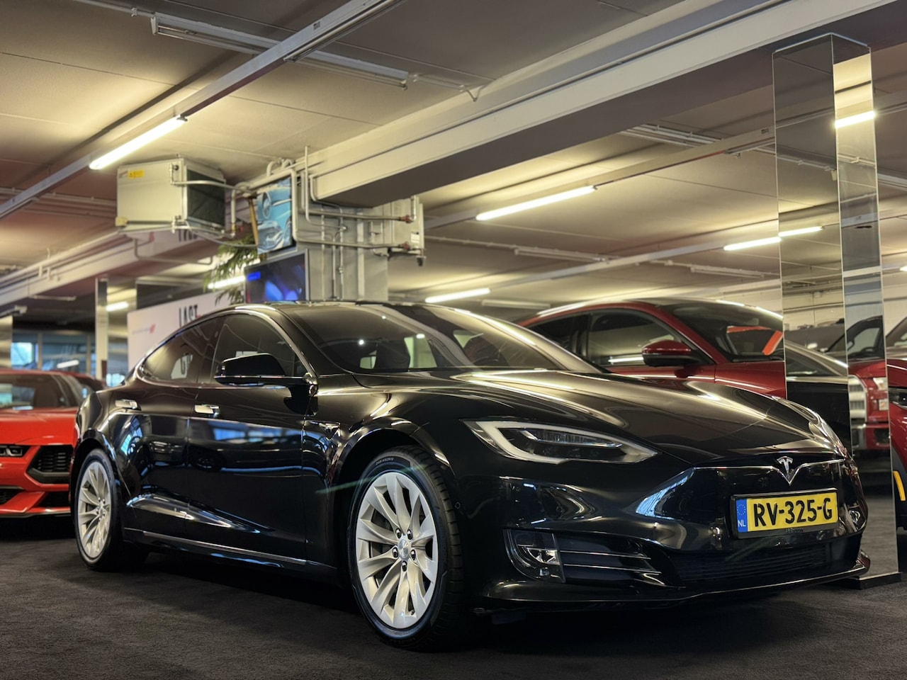 Tesla Model S - 75D BASE // NL-AUTO // PANO // LUCHTVERING - AutoWereld.nl