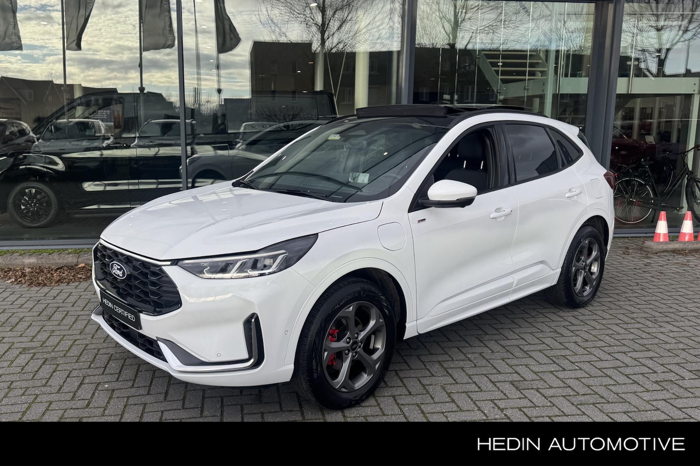 Ford Kuga - 2.5 PHEV ST-Line X | 2100KG trekgewicht | Elektrisch inklapbare trekhaak | Panoramadak | D - AutoWereld.nl