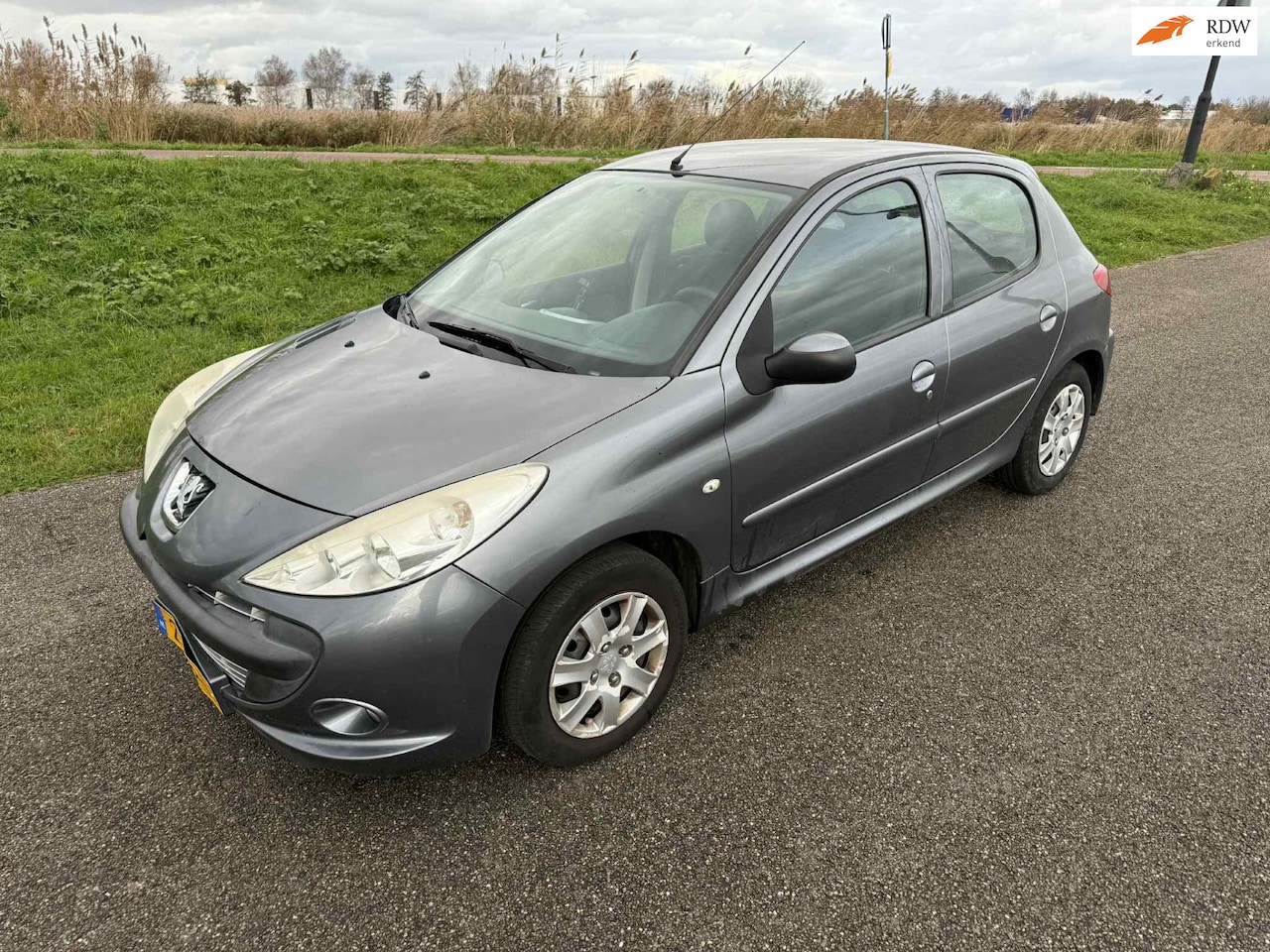 Peugeot 206 - 1.4 XS incl apk garantie en nap tellerraport! - AutoWereld.nl