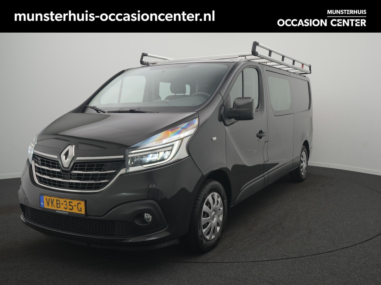 Renault Trafic - 2.0 dCi 120 T29 L2H1 DC Work Edition - 120 PK - Trekhaak - All Seasonbanden - AutoWereld.nl