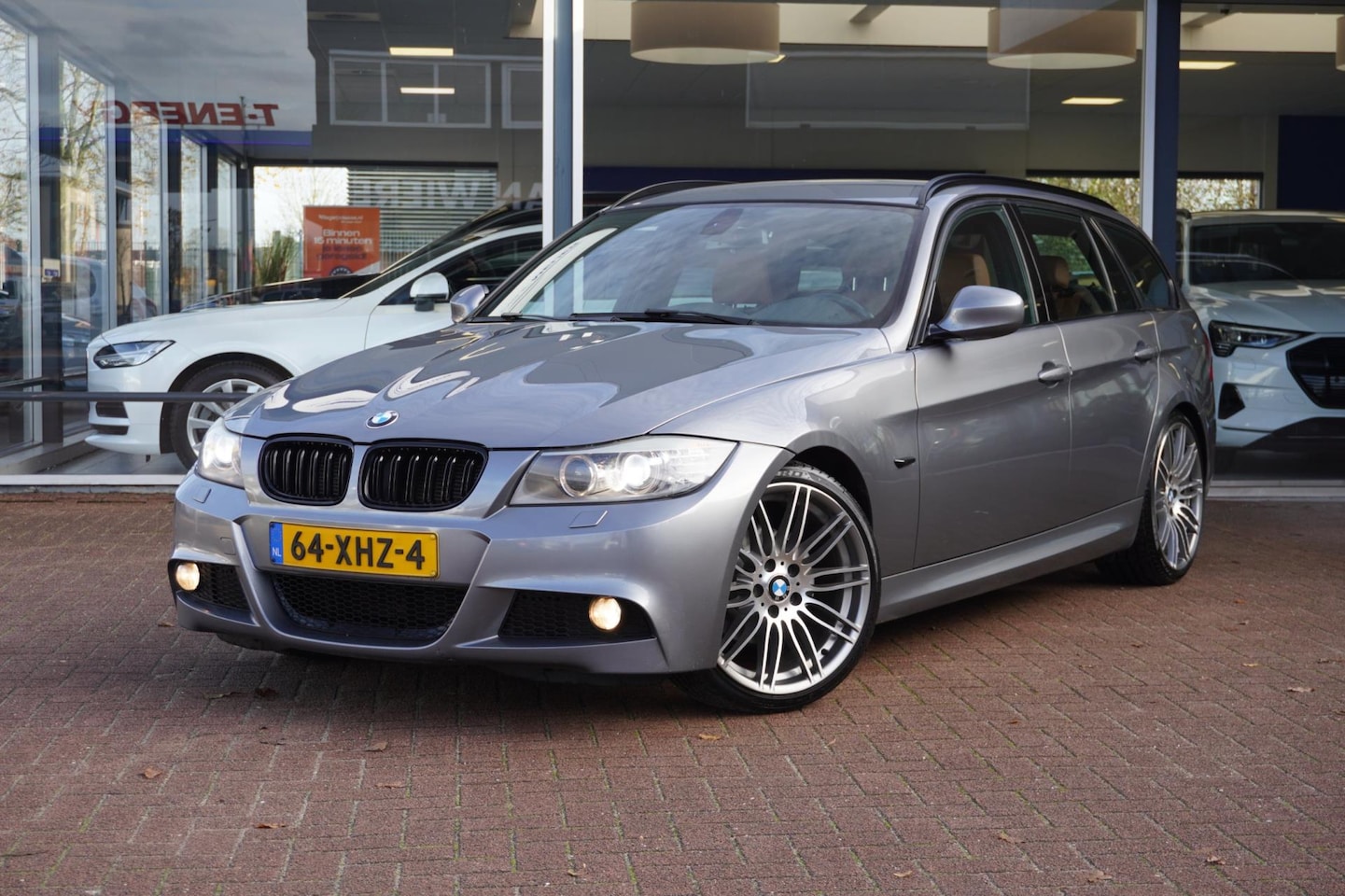 BMW 3-serie Touring - 318i Corporate Lease M Sport Edition | Handbak | Navigatie | M-Pakket | 18 inch velgen | E - AutoWereld.nl
