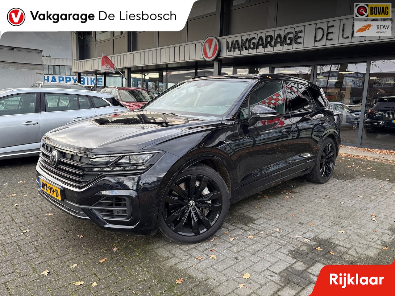 Volkswagen Touareg - 3.0 TSi 4MOTION R-line/pano/leer/navi/camera/head up/trekhaak/ - AutoWereld.nl