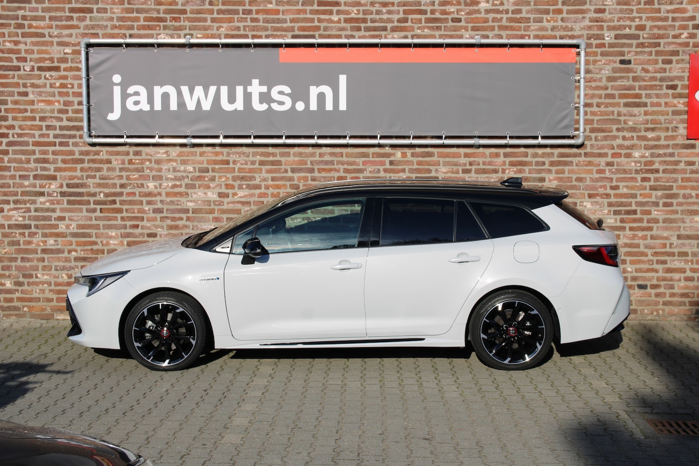 Toyota Corolla Touring Sports - 2.0 Hybrid GR-Sport Plus 2.0 Hybrid GR-Sport Plus - AutoWereld.nl