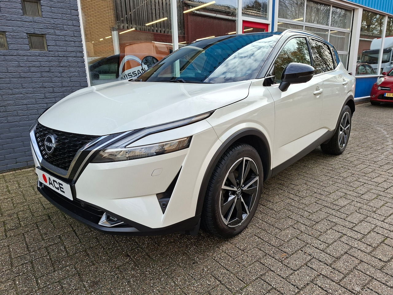 Nissan Qashqai - 1.3 DIG-T Mild-hybride Tekna + Automaat RIJKLAAR - AutoWereld.nl