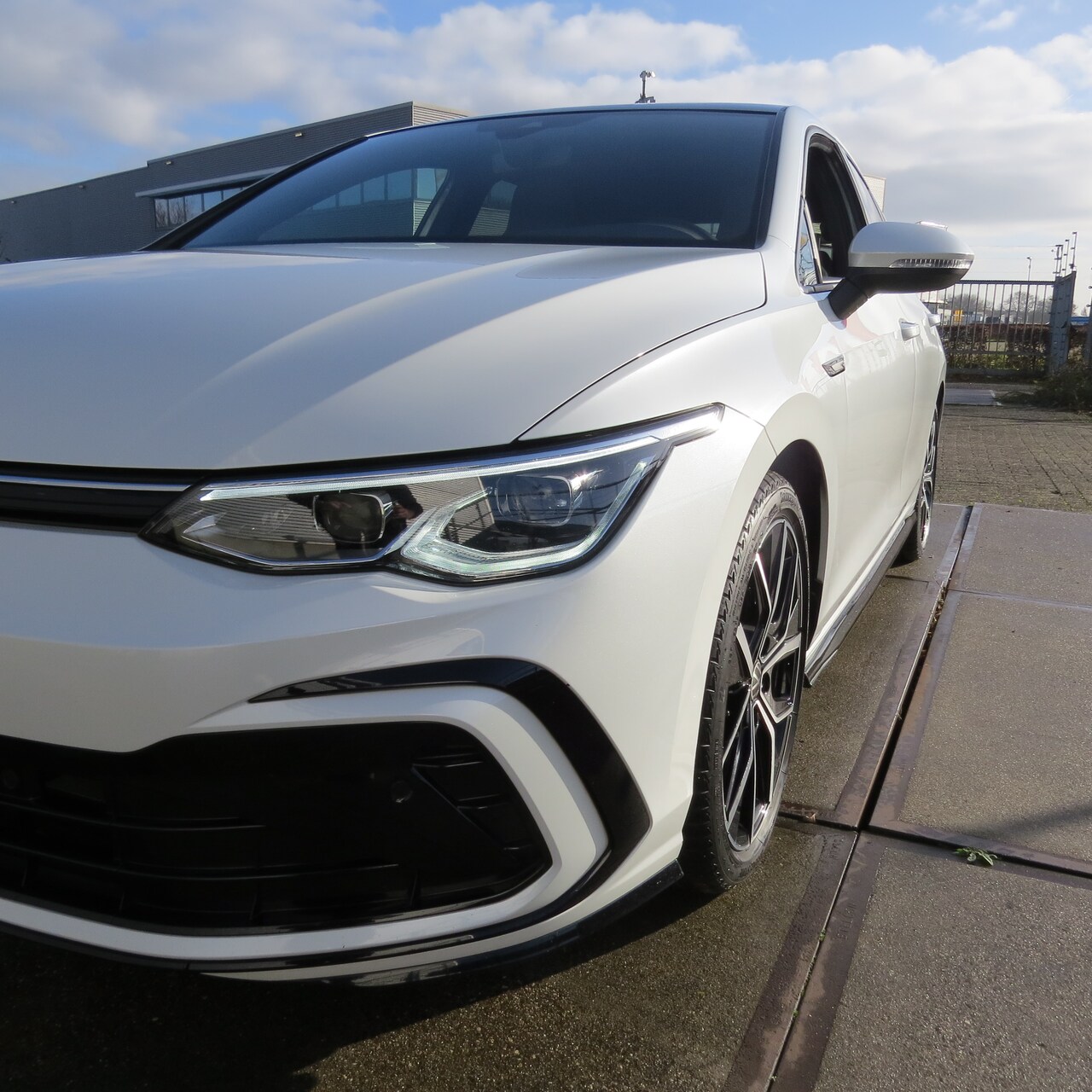 Volkswagen Golf Variant - 1.5 eTSI R-Line Automaat | Apple Carplay | Panoramadak | Stuurwielverwarming | Navigatie | Achteruitrijcam