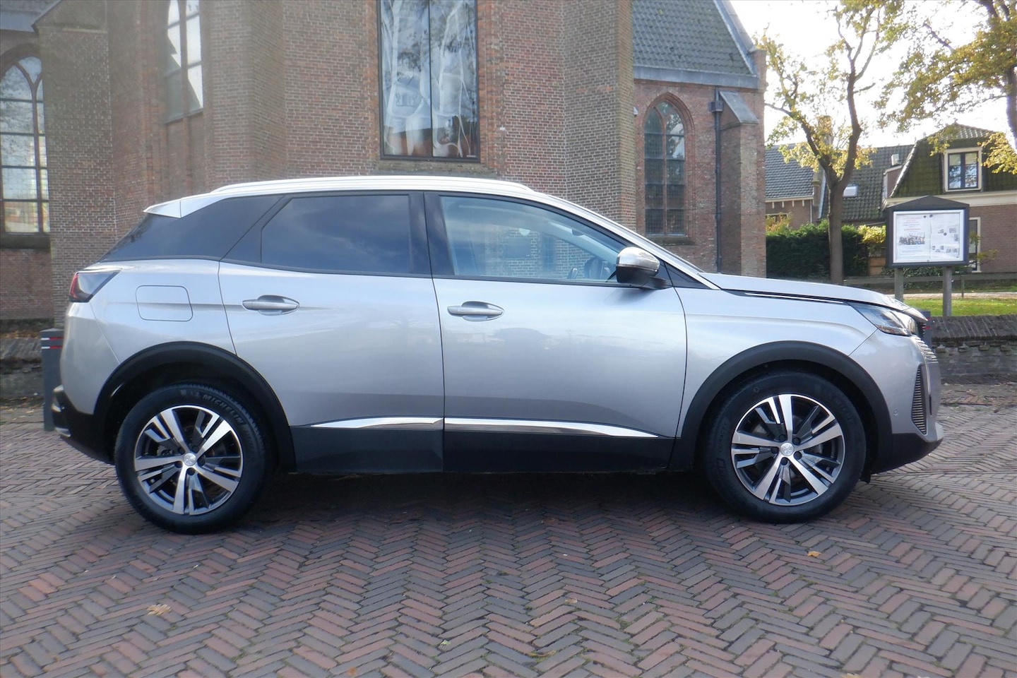 Peugeot 3008 - 1.2 PureTech 130pk S&S EAT8 Blue Lease Allure - AutoWereld.nl