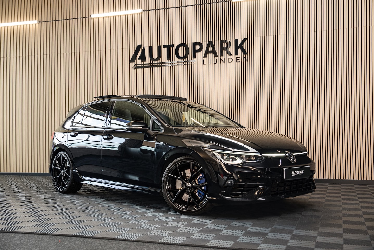 Volkswagen Golf - 2.0 TSI R 4Motion pano |h&k | hud | stoelverwarming | stuurverwarming - AutoWereld.nl