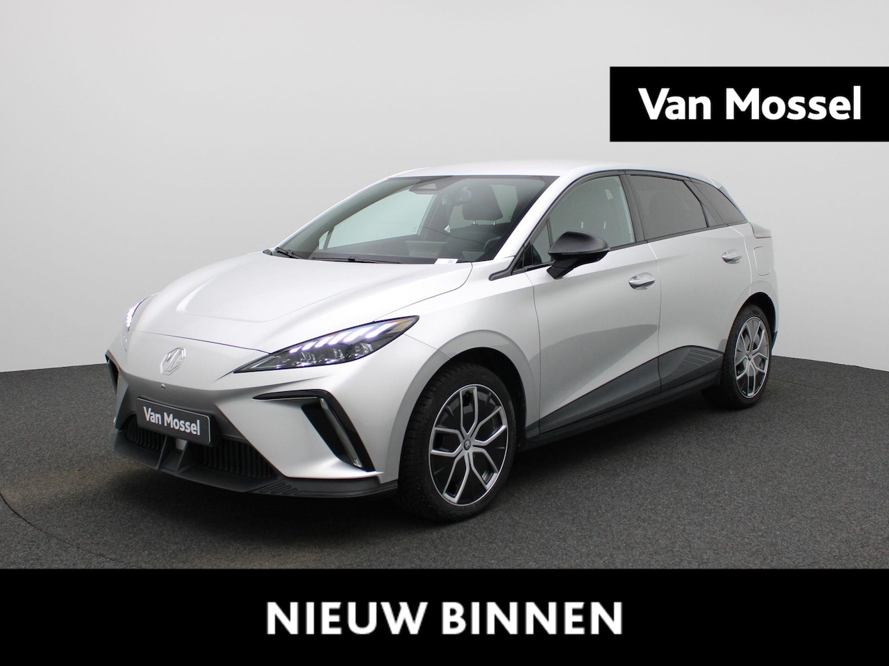 MG 4 - MG4 64 kWh Luxury - AutoWereld.nl