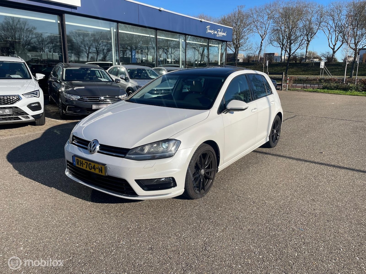 Volkswagen Golf - 1.4 TSI ACT Highline Pano|Acc|Keyless|Leder - AutoWereld.nl