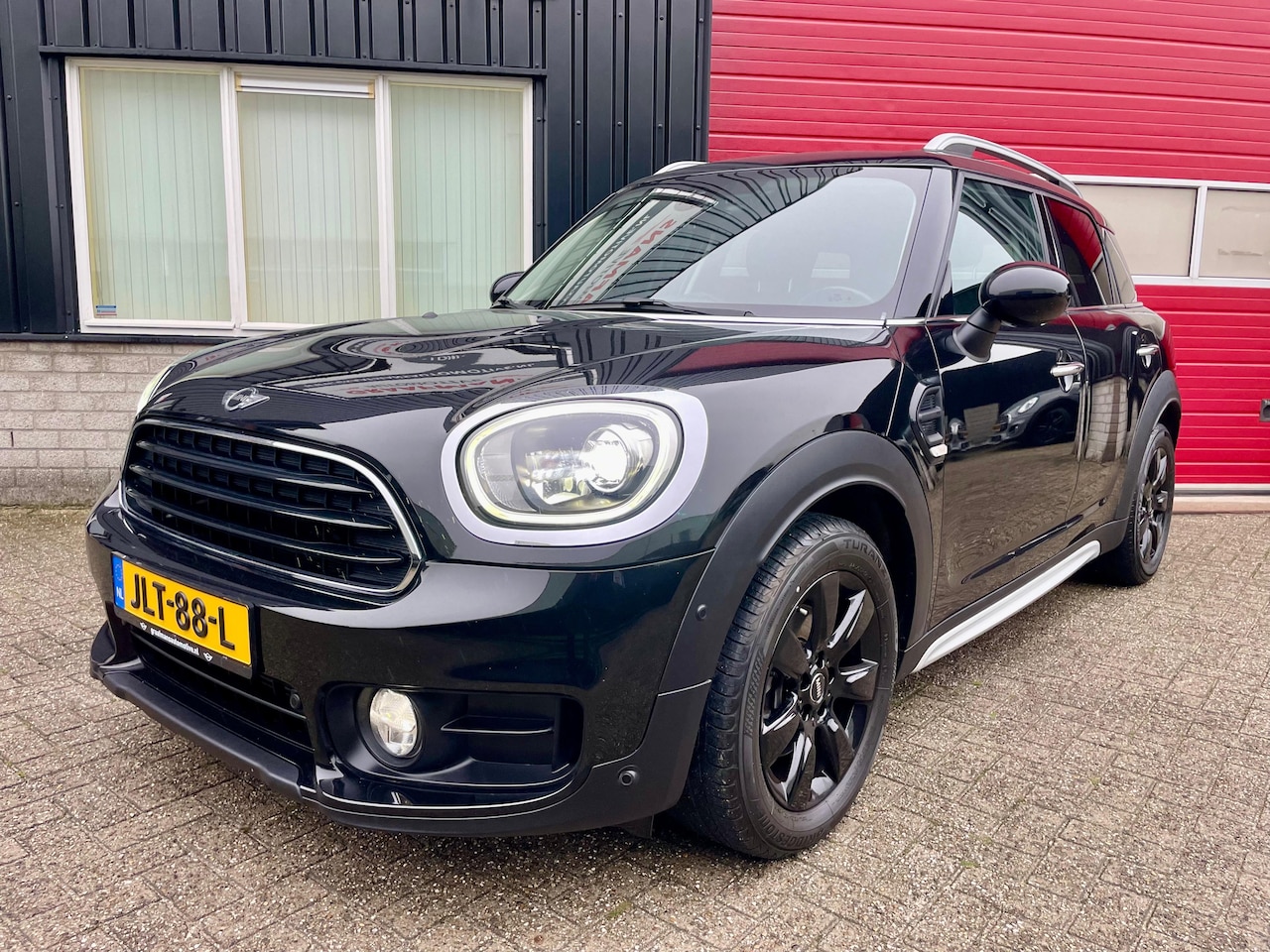 MINI Countryman - 1.5 Cooper Chili Mini Countryman Cooper 136pk F60 2018 56.000km navigatie leder interieur 1 jaar garant - AutoWereld.nl