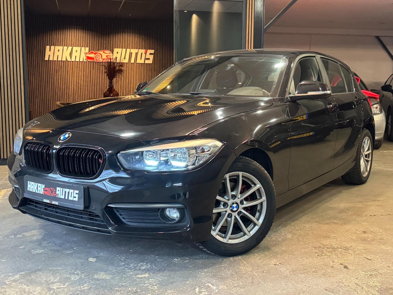 BMW 1-serie - 116i High Executive | Navi | Led | Cruise | Trekhaak - AutoWereld.nl
