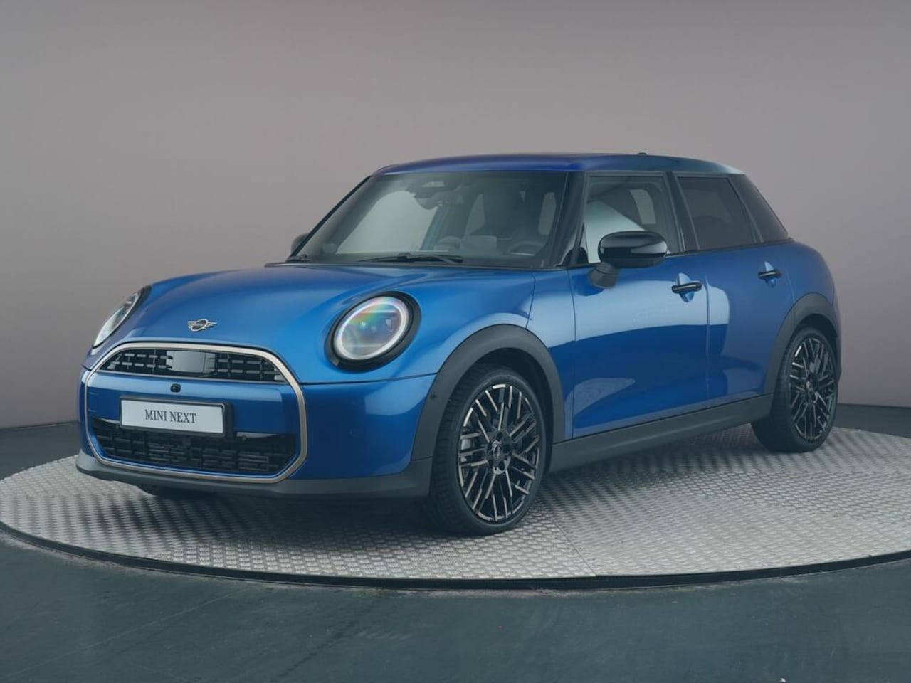 MINI Cooper - C Favoured L - AutoWereld.nl