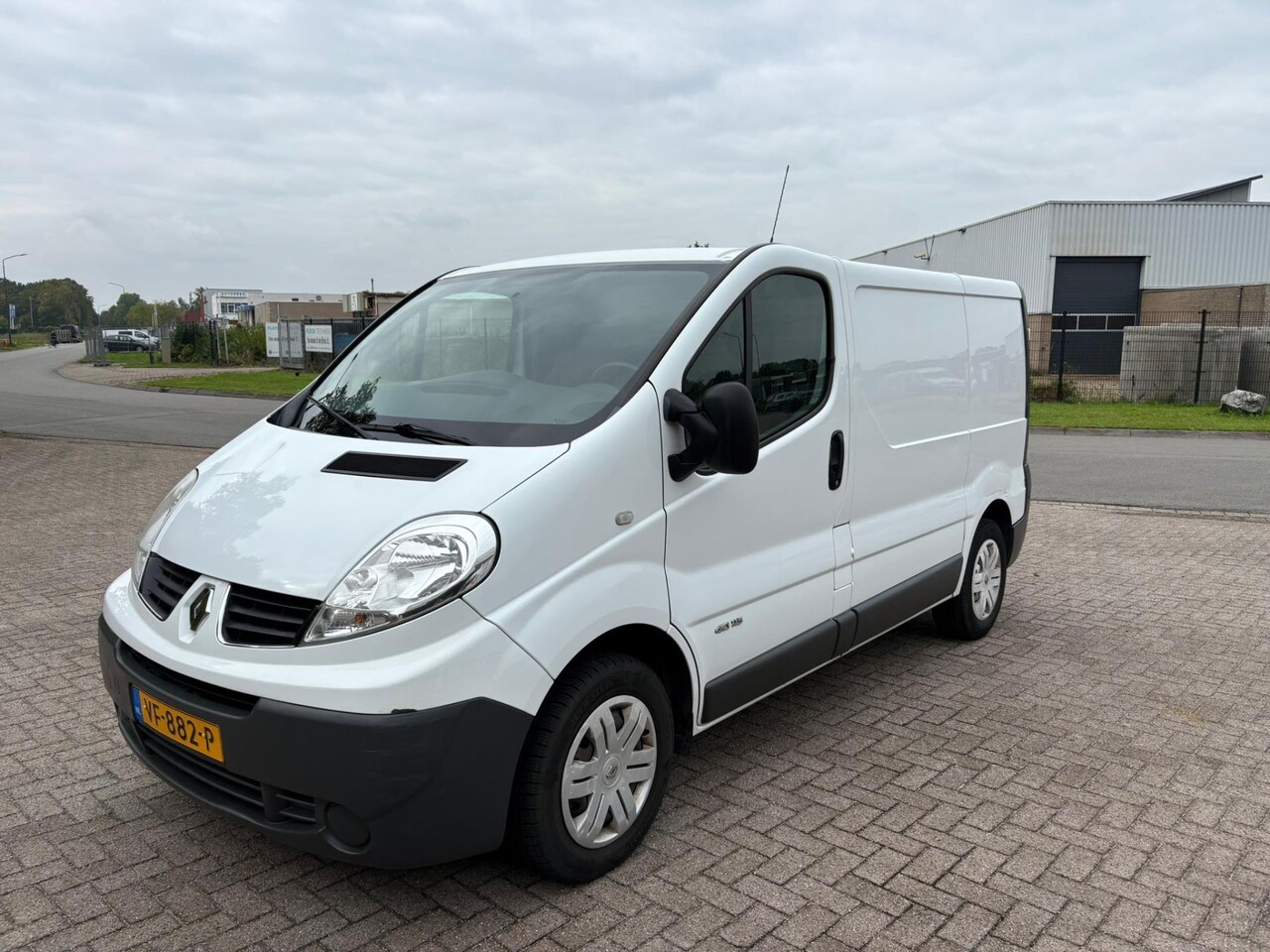 Renault Trafic - 2.0 dCi T27 L1H1 Eco Black Edition 2.0 dCi T27 L1H1 Eco Black Edition - AutoWereld.nl