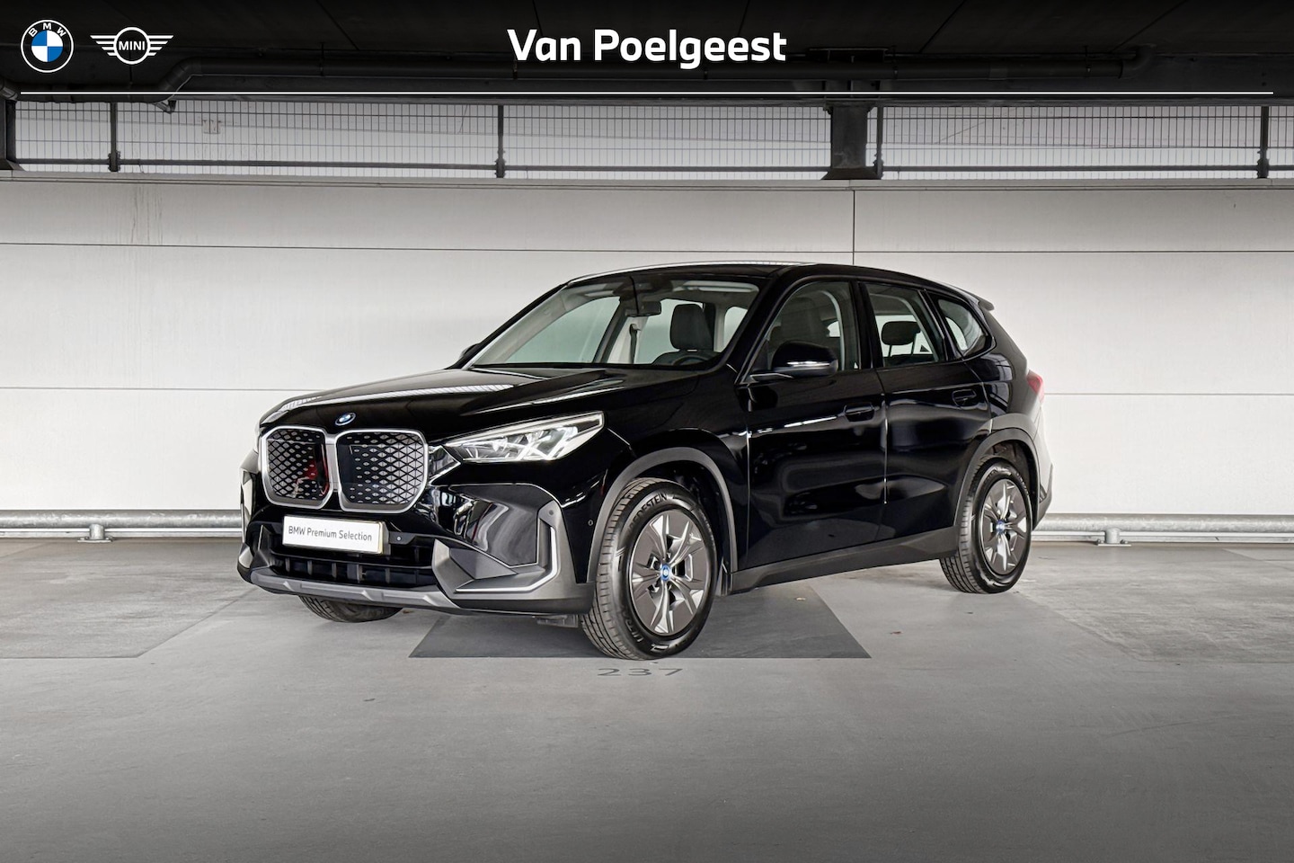 BMW iX1 - xDrive30 67 kWh - AutoWereld.nl