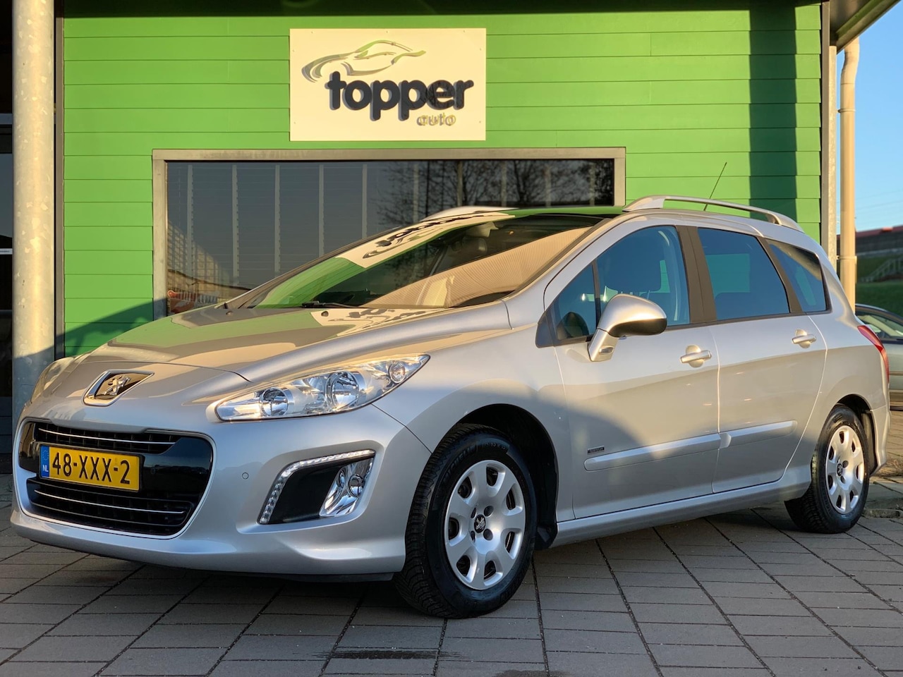 Peugeot 308 SW - 1.6 VTi Sportium | Pano.Dak | Cruise Control | Navi | Trekhaak | - AutoWereld.nl