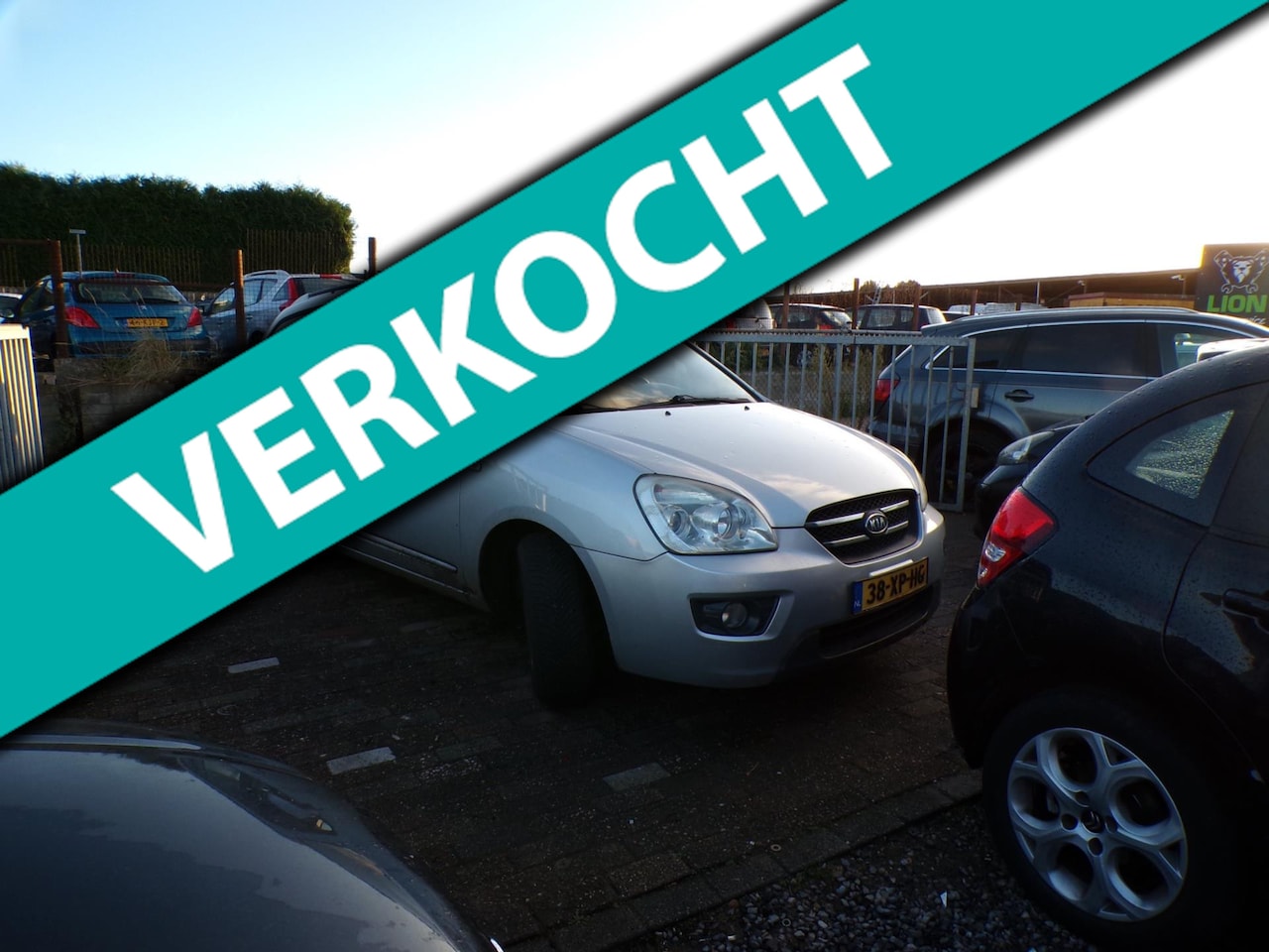 Kia Carens - 2.0 CVVT X-ecutive 2.0 CVVT X-ecutive - AutoWereld.nl