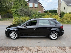 Audi A3 Sportback - 1.6 TDI ultra Attraction *trekhaak*leer*NAP