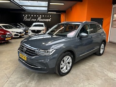 Volkswagen Tiguan - 1.5 TSI Move / Camera / Acc / Trekhaak / Navi