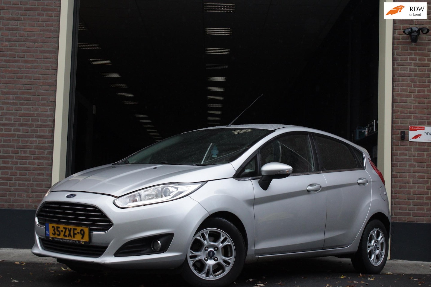 Ford Fiesta - 1.6 TDCi Titanium |Nap|Nw.Apk|Cruise|PDC|Bluetooth|Trekhaak| - AutoWereld.nl