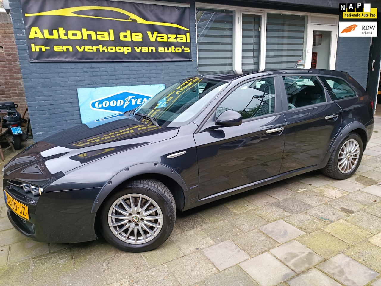 Alfa Romeo 159 Sportwagon - 1.8 mpi Business nieuwe APK net onderhoud gehad - AutoWereld.nl