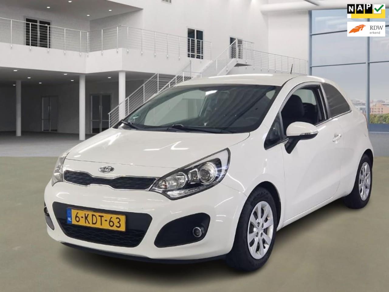 Kia Rio - 1.2 CVVT Super Pack/AIRCO/CRUISE/NAVI/PARKEERSENS ACHTER/TREKHAAK - AutoWereld.nl