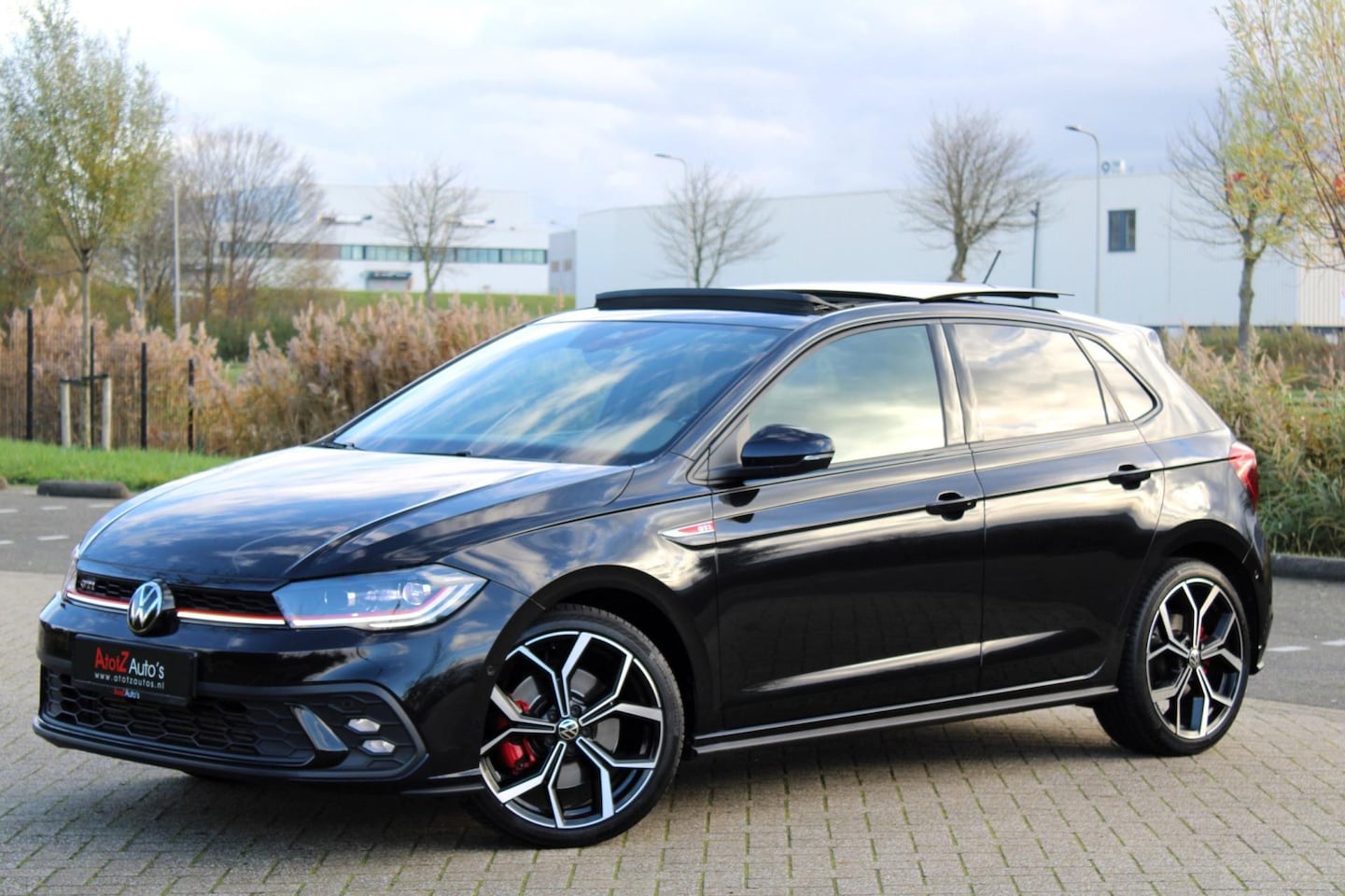 Volkswagen Polo - 2.0 TSI GTI|PANO|KEYLESS|BLIND SPOT|BEATS - AutoWereld.nl