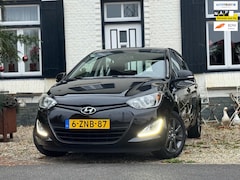 Hyundai i20 - 1.2i i-Deal|Bluetooth|Navi|Trekhaak|Airco|