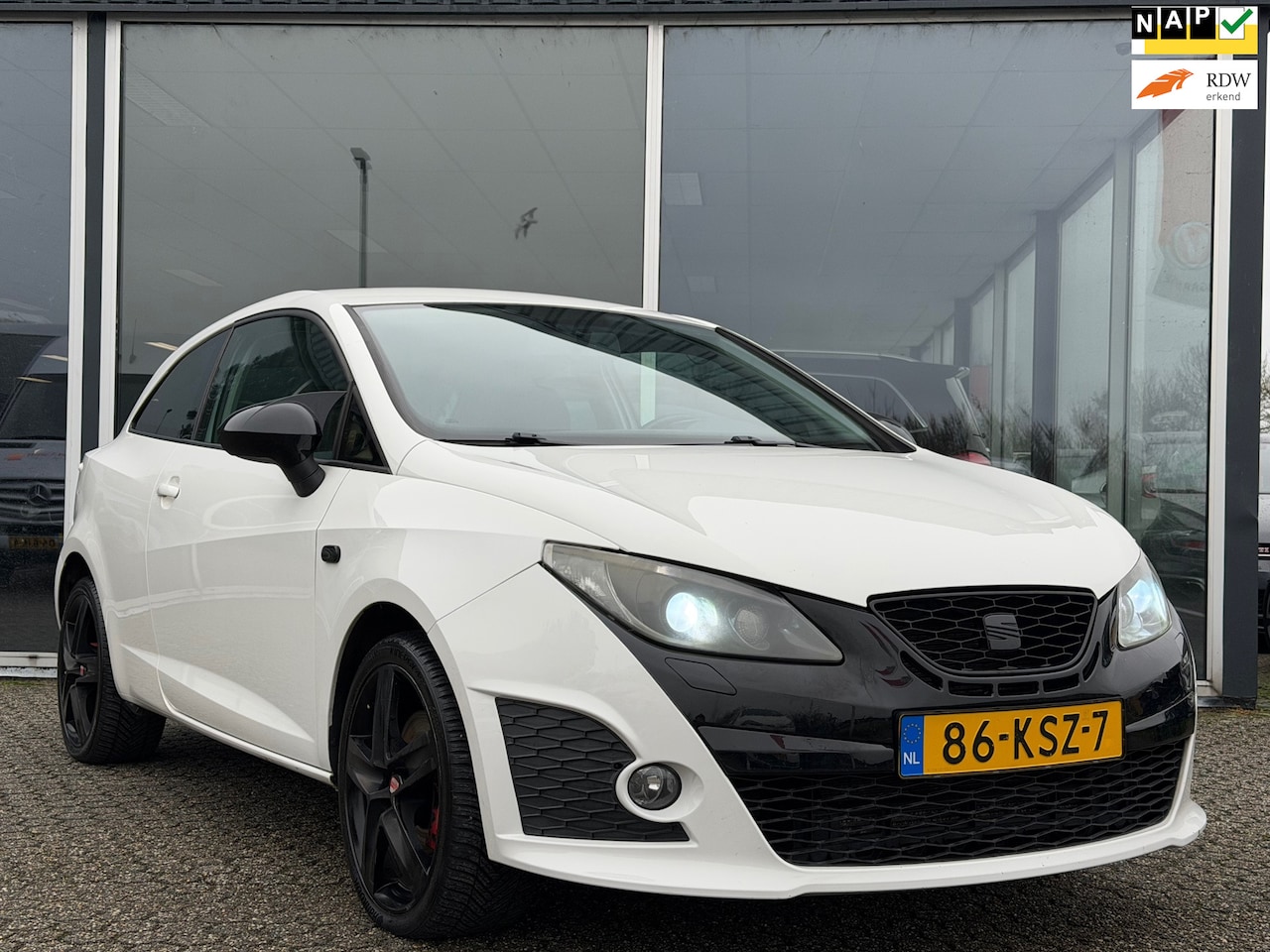 SEAT Ibiza SC - 1.4 TSI FR Bocanegra AUTOMAAT/LED/NAVI - AutoWereld.nl