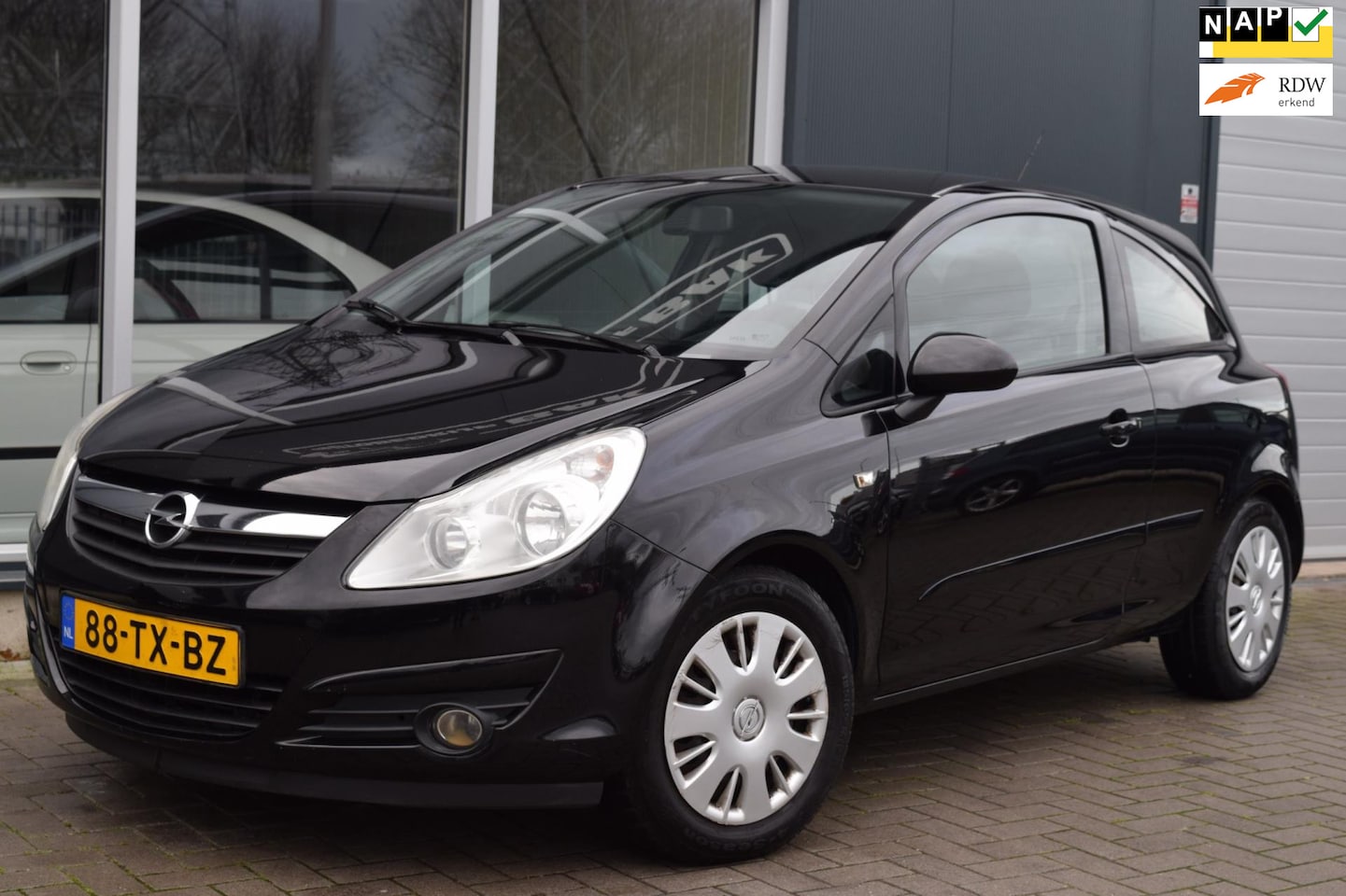 Opel Corsa - 1.2-16V Enjoy | Airco | Cruise | NAP + APK 11-2026 ! - AutoWereld.nl
