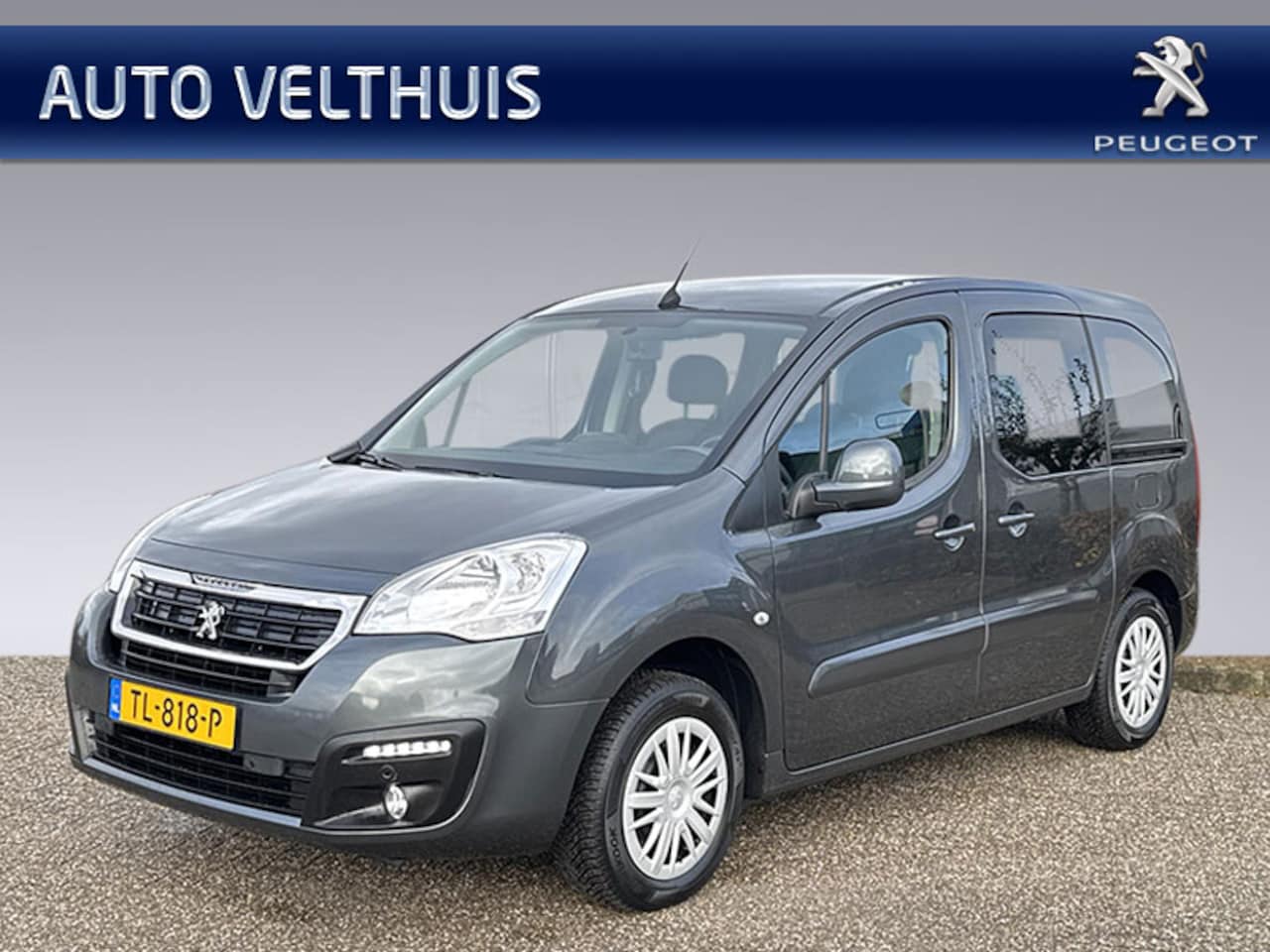 Peugeot Partner Tepee - 1.2 PureTech 110pk Active *pdc, trekhaak, Apple Carplay* - AutoWereld.nl