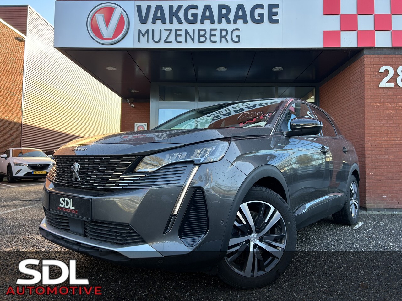 Peugeot 3008 - 1.6 HYbrid 225 Allure 1e EIGENAAR!! // LED // NAVI + CARPLAY // DODEHOEK DETECTIE // KEYLE - AutoWereld.nl