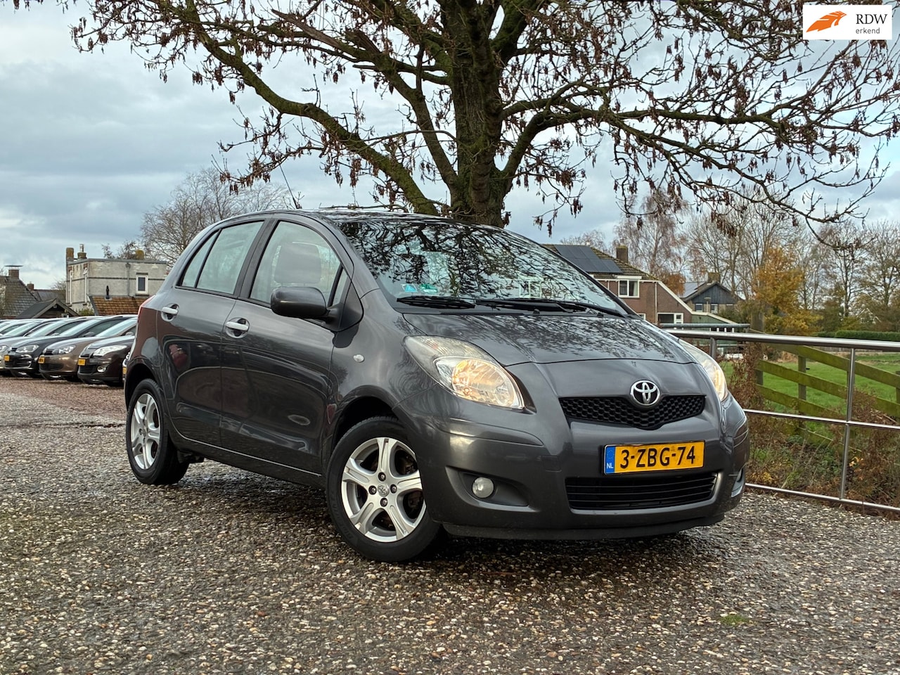 Toyota Yaris - 1.3 VVT-i Aspiration | Automaat + Airco Nu € 3.975,-!!! - AutoWereld.nl