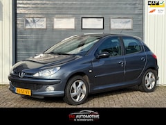 Peugeot 206 - 1.6-16V Griffe 5-deurs CLIMA / LEER / NAP / APK
