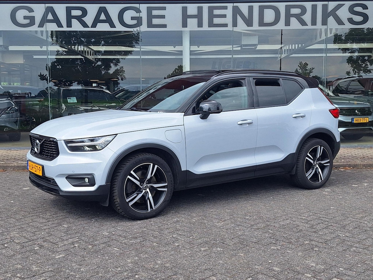 Volvo XC40 - 1.5 T4 Recharge R-Design | Trekhaak 1800kg | Pano | Leder Alcantara | Two Tone | (occasion - AutoWereld.nl