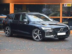 Volvo V60 - T6 Hybride AWD Ultimate Dark LONG RANGE | Panoramadak | 360 Camera | Stoel + Stuur Verwarm