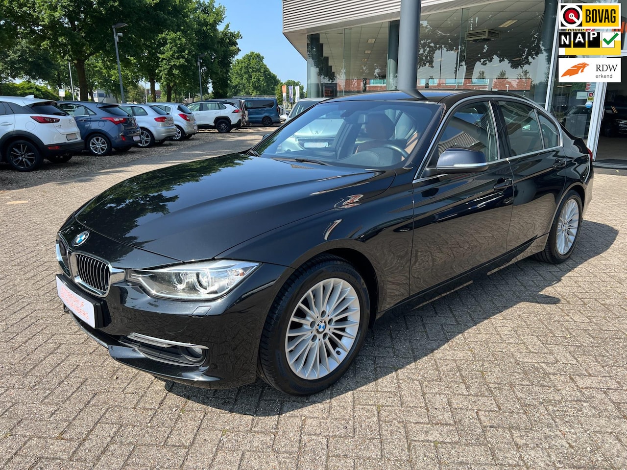BMW 3-serie - 320i EfficientDynamics Edition High Executive 320i EfficientDynamics Edition High Executive, Automaat, Leer, Navi, etc - AutoWereld.nl