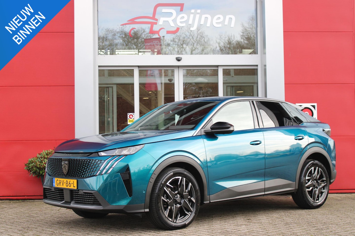 Peugeot 3008 - 1.2 Hybrid 145PK ALLURE | 360° CAMERA | KEYLESS ENTRY/START | STUUR VERWARMING | ALARM | D - AutoWereld.nl