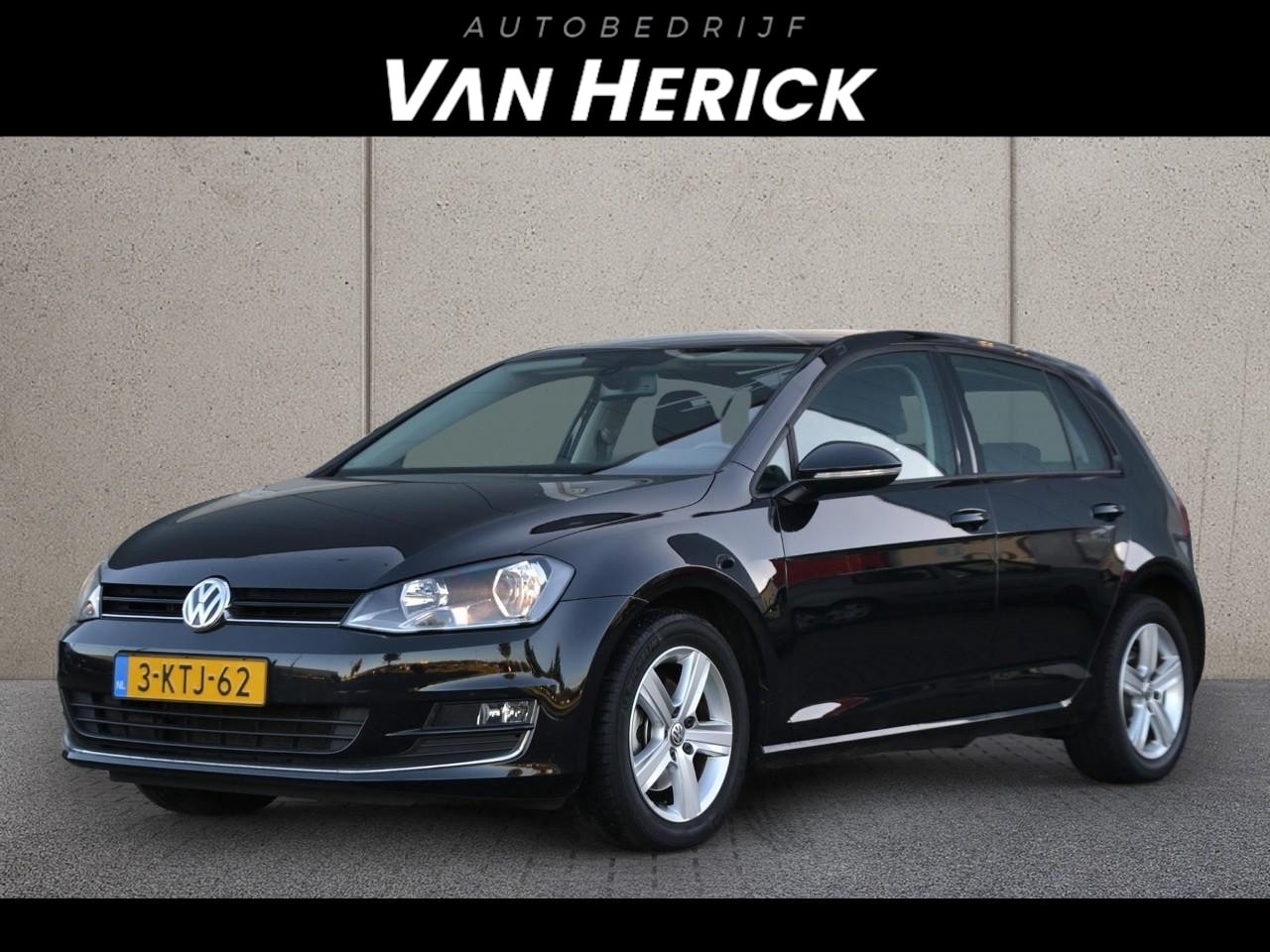 Volkswagen Golf - 1.4 TSI ACT Highline 140PK | Cruise | Clima | LM Velgen - AutoWereld.nl