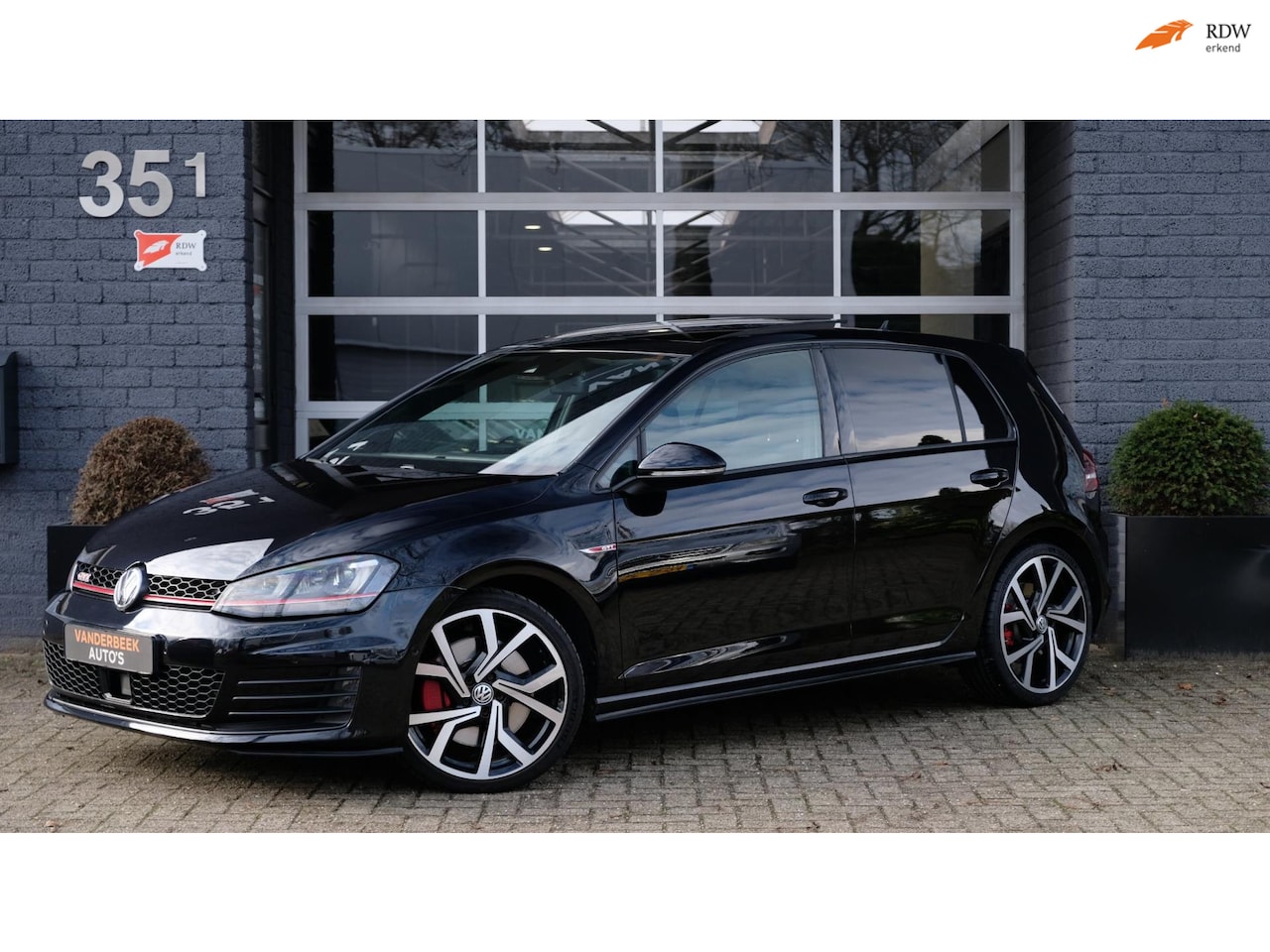 Volkswagen Golf - 2.0 TSI GTI Performance ACC|DYN|DCC|PANO|VOL! - AutoWereld.nl