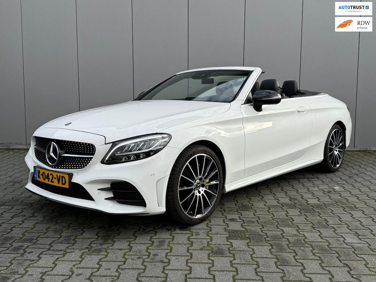 Mercedes-Benz C-klasse Cabrio - 180 Premium Plus Pack / Burmester / AMG Line / Carplay / Camera - AutoWereld.nl