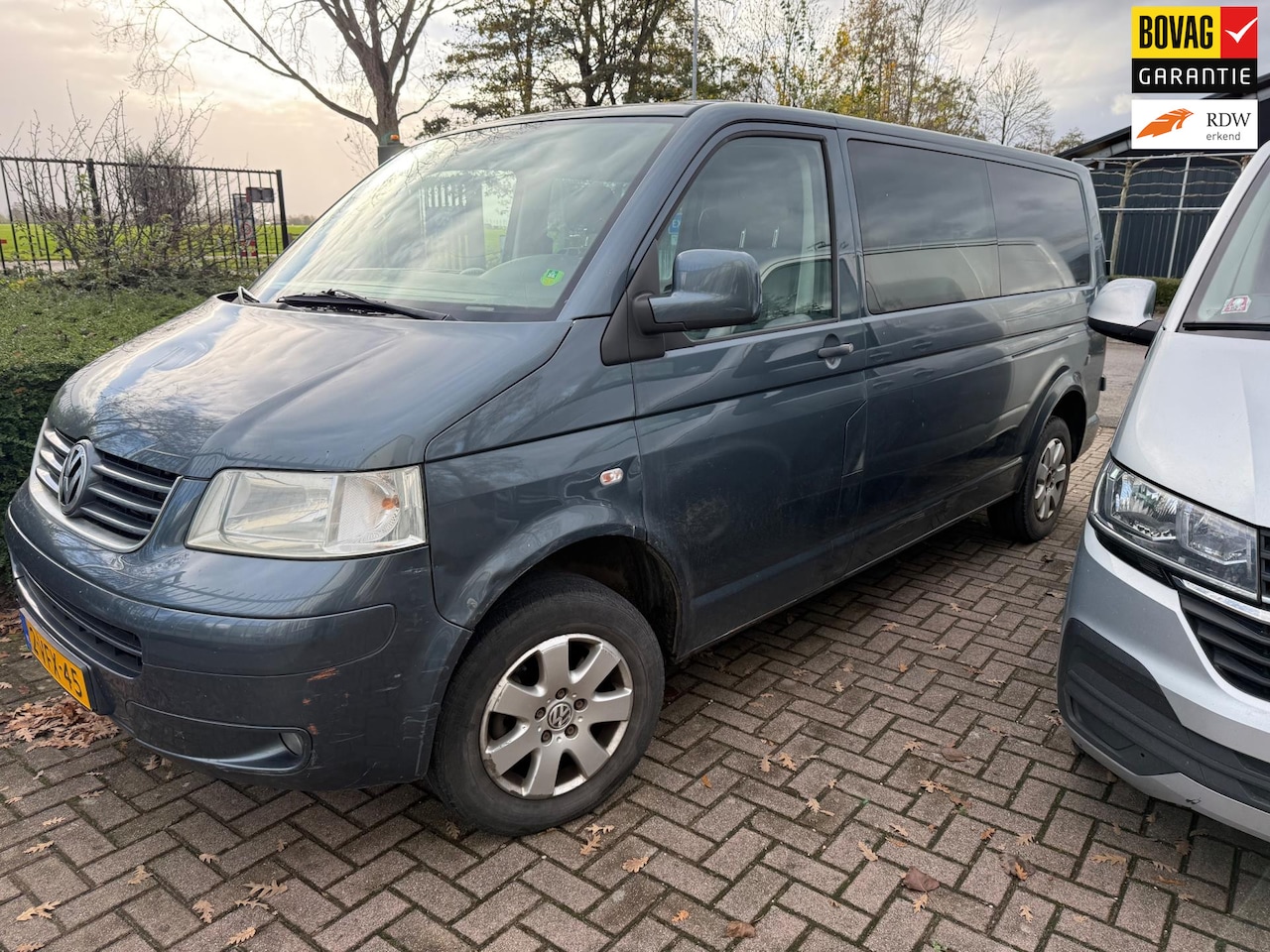 Volkswagen Transporter - 2.5 TDI 340 DC ‘10 GRIJS - AutoWereld.nl