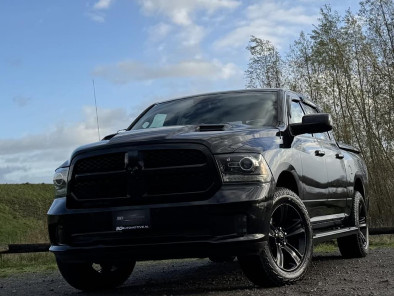Dodge Ram 1500 - Sport 5.7L V8, LAGE BIJTELLING, LUCHTVERING, VEEL EXTRA'S - AutoWereld.nl
