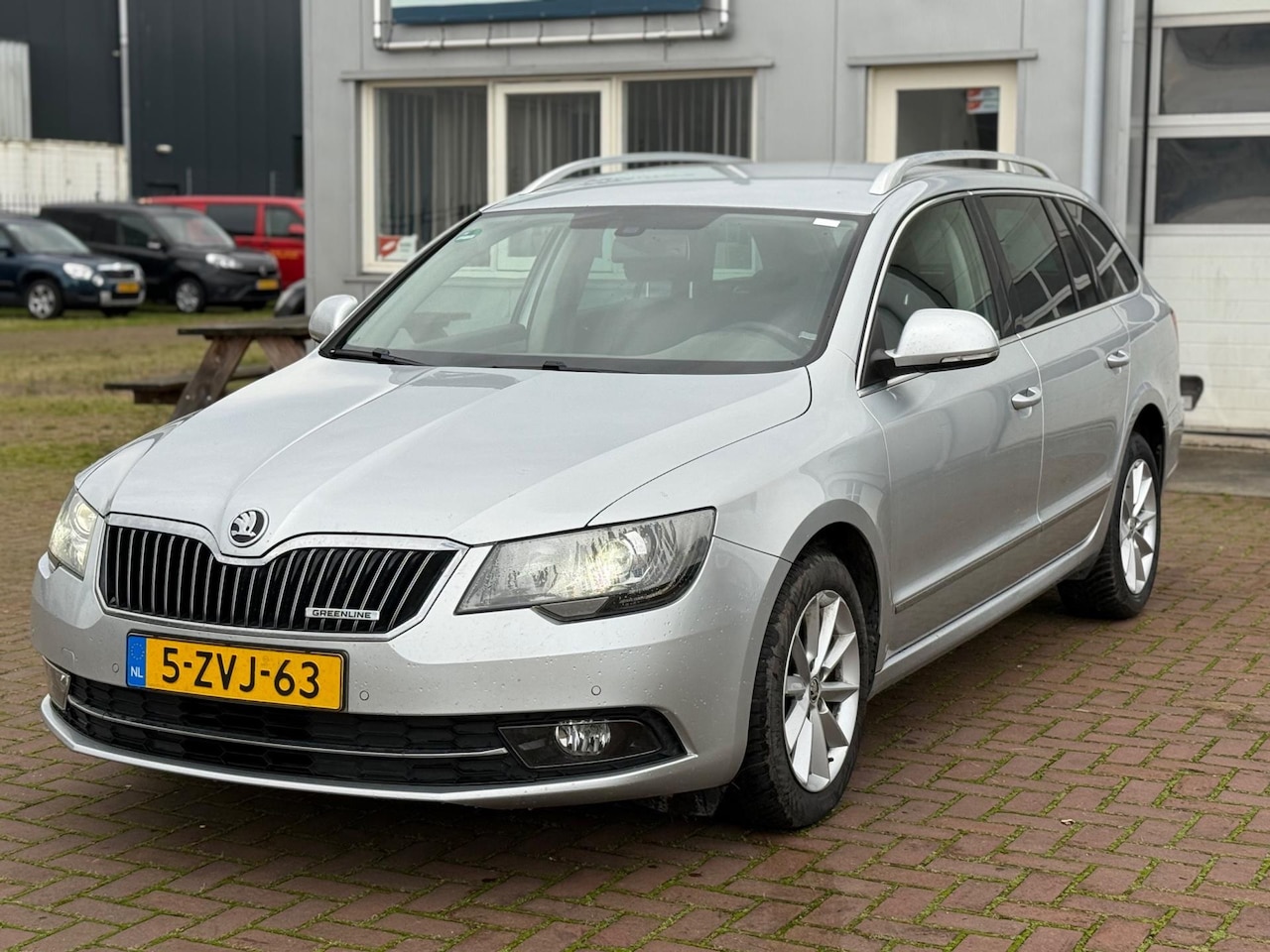 Skoda Superb Combi - 1.6 TDI Champs Elysees Export - AutoWereld.nl
