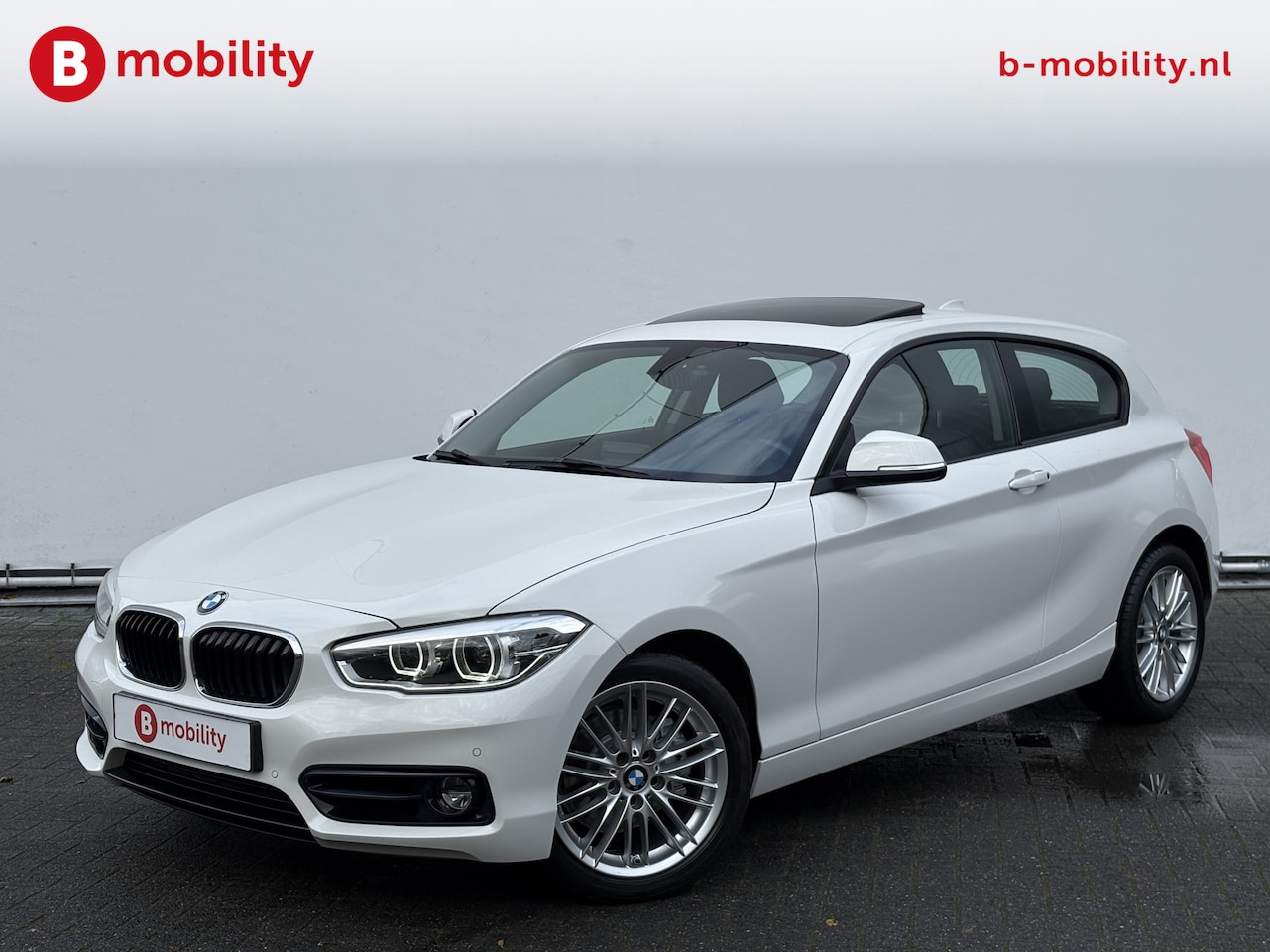 BMW 1-serie - 120i Executive Sport Line Automaat Schuif/kanteldak | Achteruitrijcamera | Apple CarPlay | - AutoWereld.nl