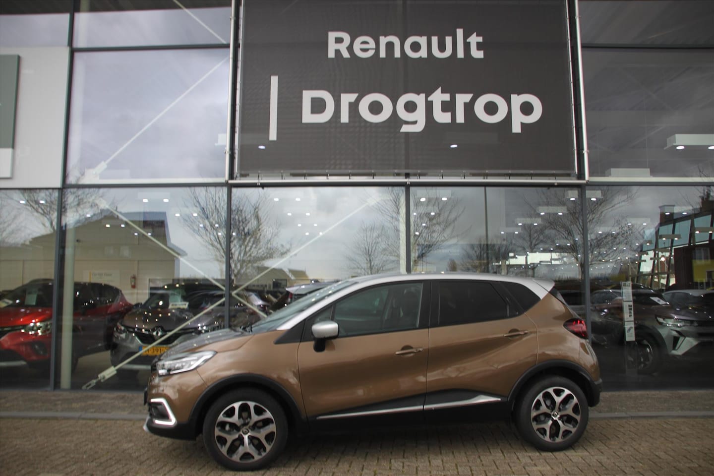 Renault Captur - 120PK!!-INTENS-29DKM!!-NAVI-CLIMA-CAMERA-BLIND SPOT- - AutoWereld.nl