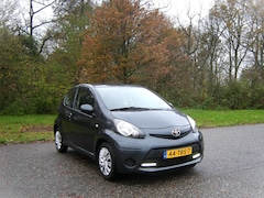 Toyota Aygo - 1.0 VVT-i Aspiration . AUTOMAAT . Airco . Elec ramen . zeer nette auto