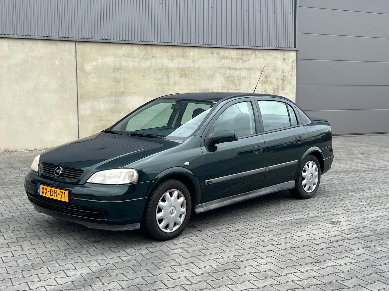 Opel Astra - 1.6 Club 1.6 Club - AutoWereld.nl