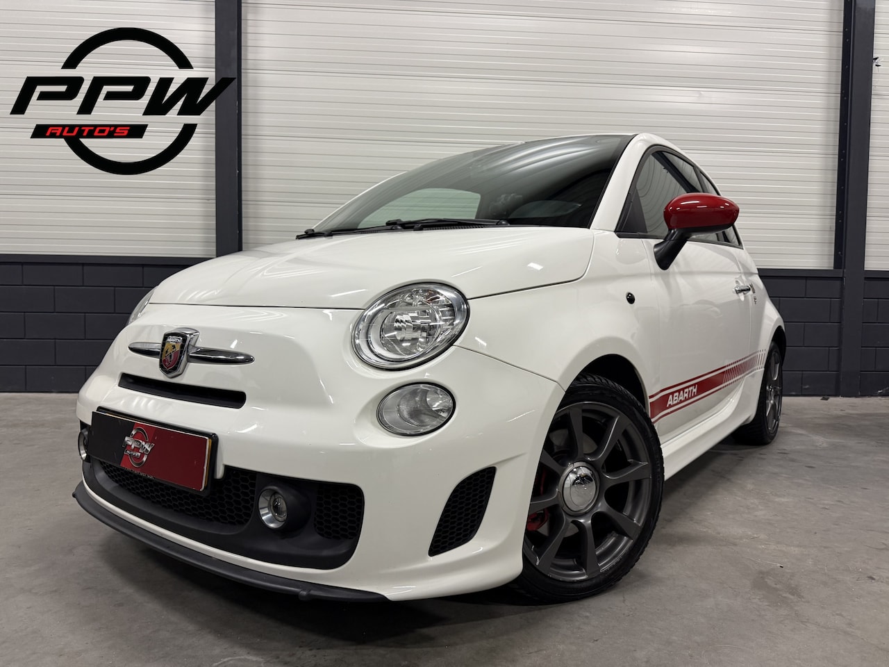 Fiat 500 Abarth - 1.4 T-Jet 160PK Aut. CARPLAY/BOMBARDONE 2.0/VOL-LEER/CAMERA/NAVI/PARKEERSENSOREN/16"/NW.KO - AutoWereld.nl